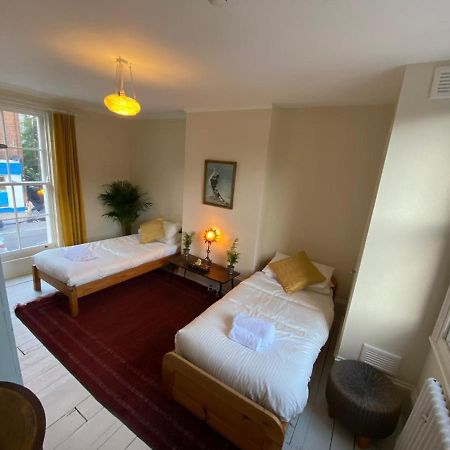Camden Town Accomodation Лондон Экстерьер фото