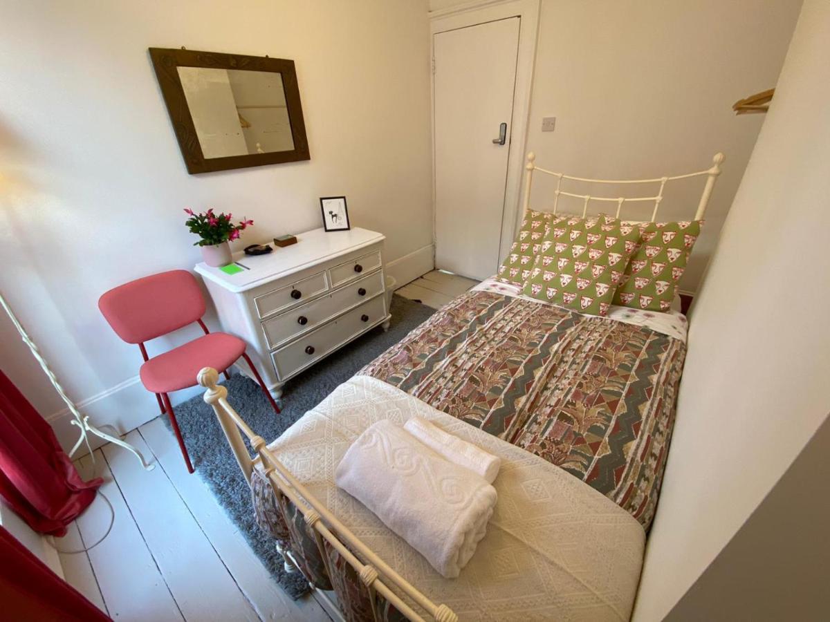 Camden Town Accomodation Лондон Экстерьер фото