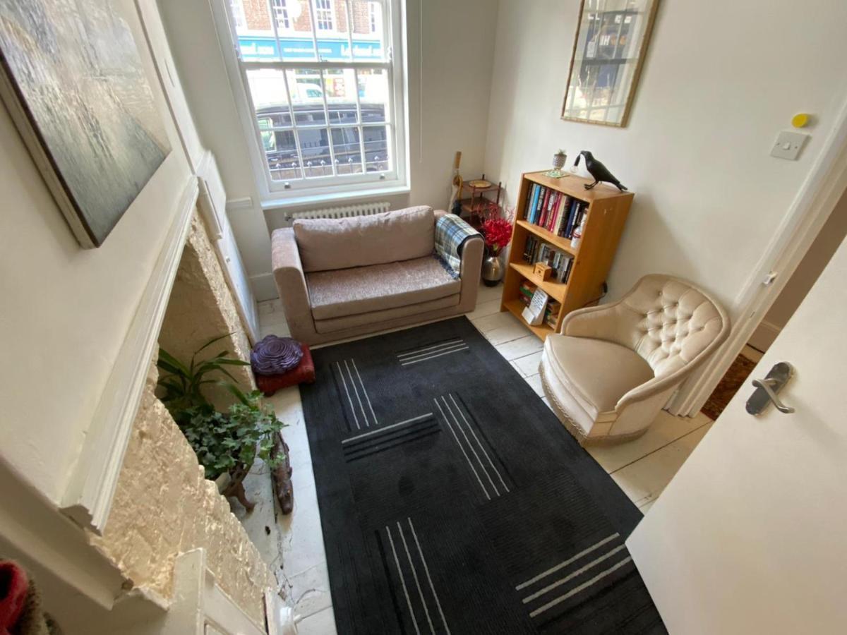 Camden Town Accomodation Лондон Экстерьер фото